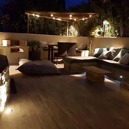 Le Clos De Camargue Hotel *